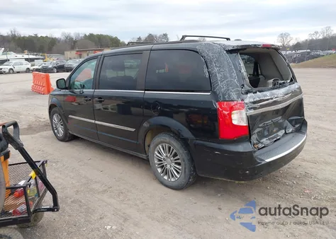 2015 Chrysler Town & Country Touring L z USA, uszkodzony, nr VIN 2C4RC1CG1FR563277